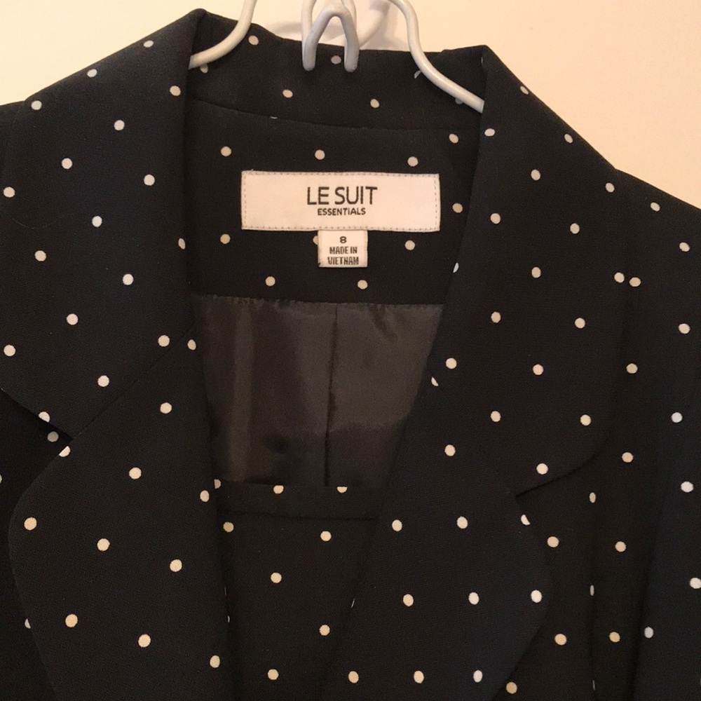 Woman’s Suit - Le Suit - size 8 - black w white polka dots
